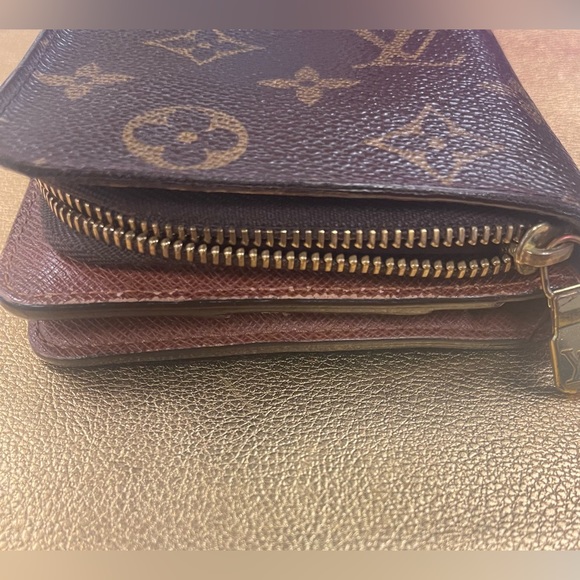 Louis Vuitton Monogram LV wallet CA0016 - Picture 3 of 16